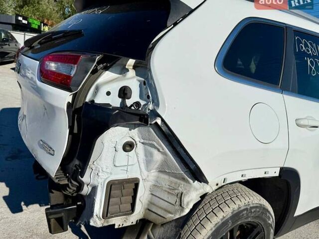 Белый Джип Чероки, объемом двигателя 3.24 л и пробегом 87 тыс. км за 9800 $, фото 14 на Automoto.ua