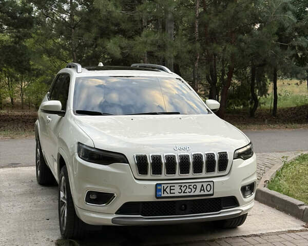 Белый Джип Чероки, объемом двигателя 2.18 л и пробегом 76 тыс. км за 24500 $, фото 1 на Automoto.ua