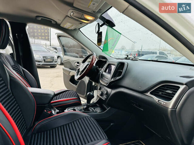 Білий Джип Cherokee, об'ємом двигуна 2.36 л та пробігом 150 тис. км за 17900 $, фото 22 на Automoto.ua