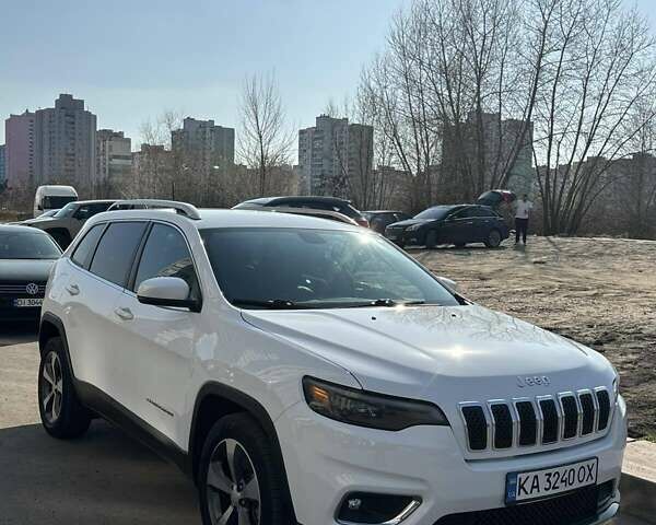 Белый Джип Чероки, объемом двигателя 2.36 л и пробегом 161 тыс. км за 16700 $, фото 3 на Automoto.ua