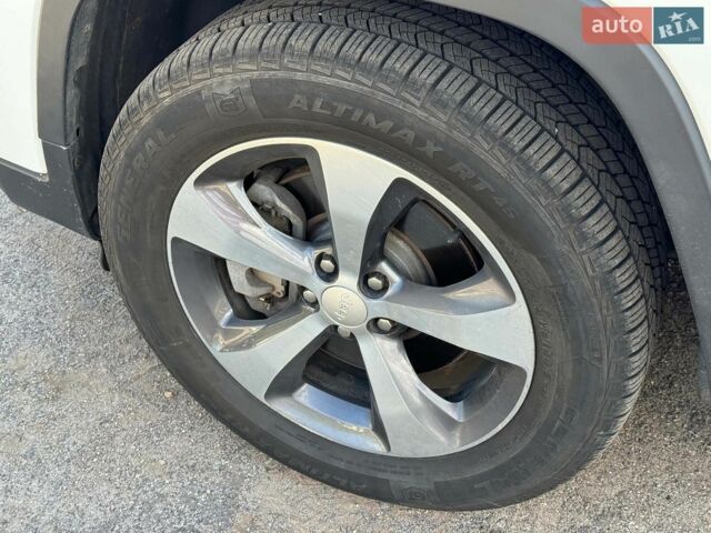 Білий Джип Cherokee, об'ємом двигуна 3.2 л та пробігом 117 тис. км за 19490 $, фото 12 на Automoto.ua