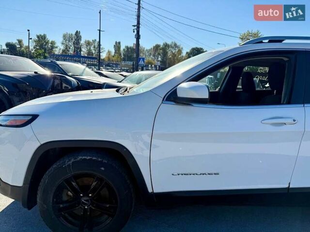 Білий Джип Cherokee, об'ємом двигуна 3.24 л та пробігом 87 тис. км за 9400 $, фото 5 на Automoto.ua
