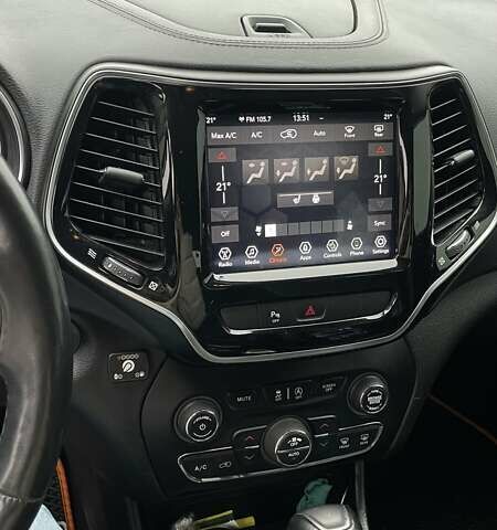 Белый Джип Чероки, объемом двигателя 3.24 л и пробегом 58 тыс. км за 20000 $, фото 13 на Automoto.ua