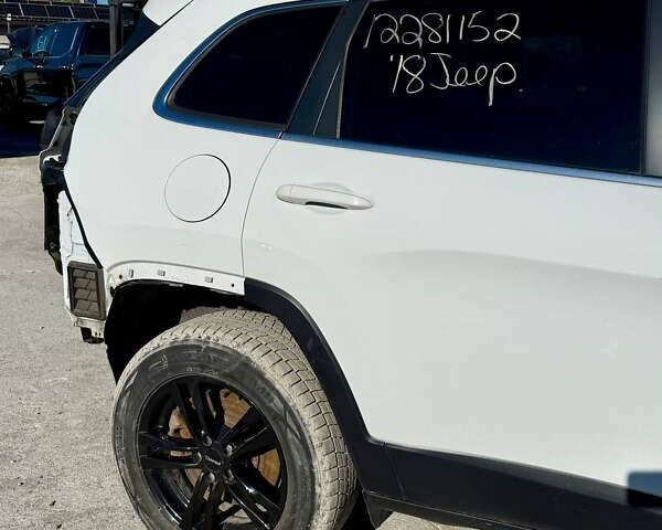 Білий Джип Cherokee, об'ємом двигуна 3.24 л та пробігом 87 тис. км за 9400 $, фото 13 на Automoto.ua