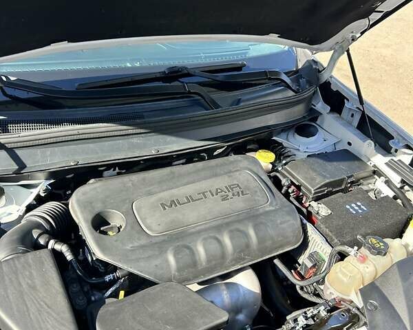 Білий Джип Cherokee, об'ємом двигуна 2.36 л та пробігом 101 тис. км за 17300 $, фото 32 на Automoto.ua