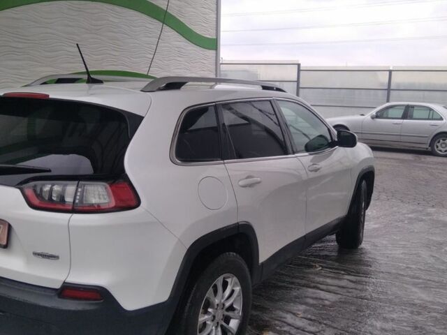 Белый Джип Чероки, объемом двигателя 0 л и пробегом 215 тыс. км за 14500 $, фото 5 на Automoto.ua