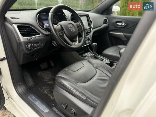 Білий Джип Cherokee, об'ємом двигуна 3.24 л та пробігом 114 тис. км за 18500 $, фото 16 на Automoto.ua