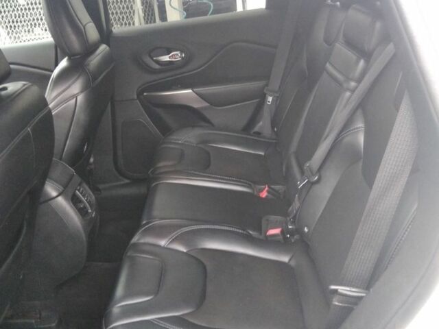 Белый Джип Чероки, объемом двигателя 0 л и пробегом 215 тыс. км за 14500 $, фото 7 на Automoto.ua