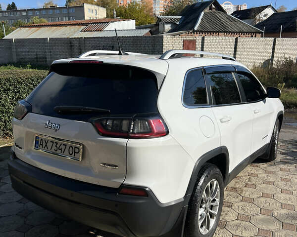 Белый Джип Чероки, объемом двигателя 2.4 л и пробегом 145 тыс. км за 16500 $, фото 4 на Automoto.ua