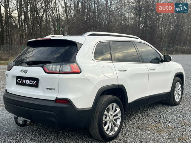 Белый Джип Чероки, объемом двигателя 2.36 л и пробегом 73 тыс. км за 15900 $, фото 6 на Automoto.ua
