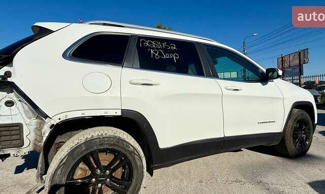 Білий Джип Cherokee, об'ємом двигуна 3.24 л та пробігом 87 тис. км за 9400 $, фото 12 на Automoto.ua