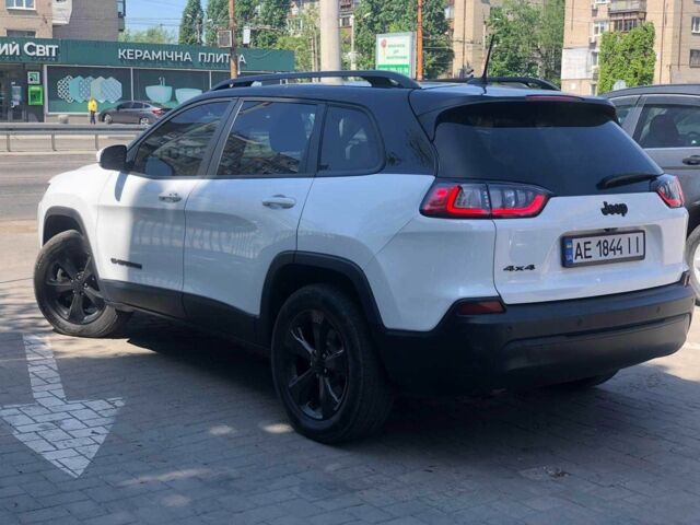 Білий Джип Cherokee, об'ємом двигуна 2.4 л та пробігом 99 тис. км за 17500 $, фото 5 на Automoto.ua