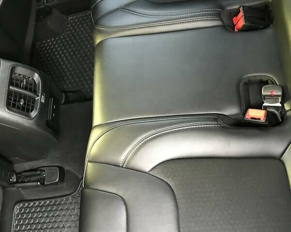 Білий Джип Cherokee, об'ємом двигуна 2.36 л та пробігом 46 тис. км за 17900 $, фото 18 на Automoto.ua