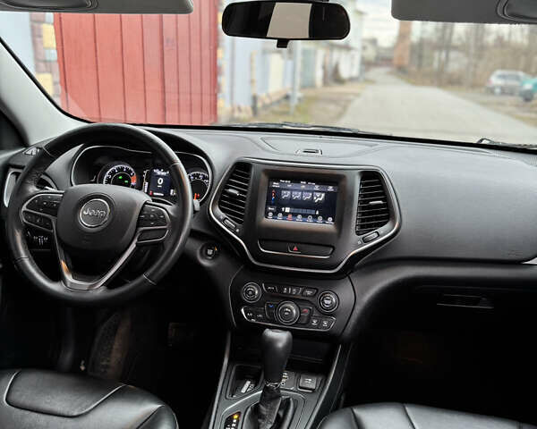 Білий Джип Cherokee, об'ємом двигуна 2.4 л та пробігом 125 тис. км за 14200 $, фото 10 на Automoto.ua