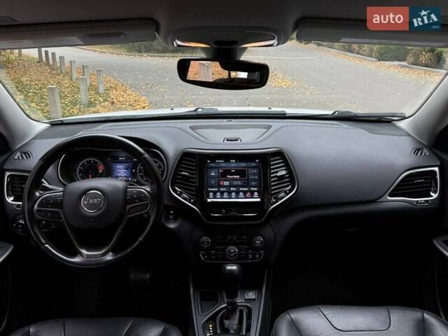 Білий Джип Cherokee, об'ємом двигуна 2.36 л та пробігом 170 тис. км за 18500 $, фото 31 на Automoto.ua