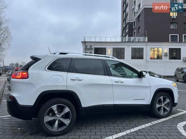 Білий Джип Cherokee, об'ємом двигуна 2.36 л та пробігом 153 тис. км за 15900 $, фото 9 на Automoto.ua