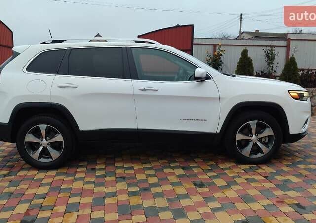 Білий Джип Cherokee, об'ємом двигуна 3.2 л та пробігом 67 тис. км за 18500 $, фото 7 на Automoto.ua