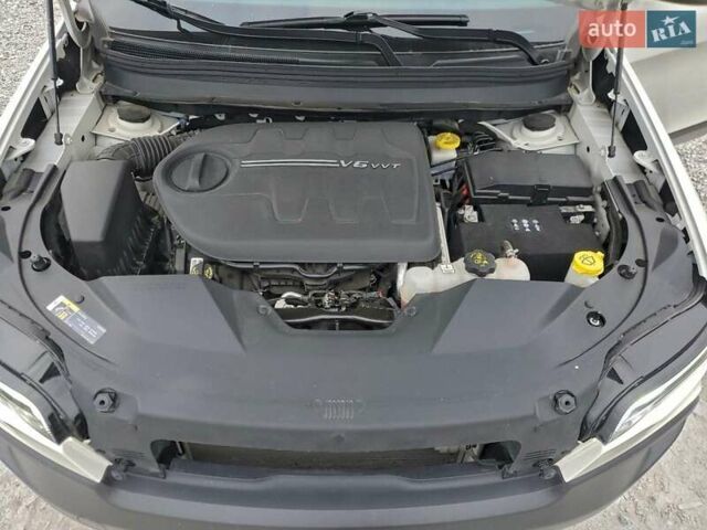 Білий Джип Cherokee, об'ємом двигуна 3.24 л та пробігом 74 тис. км за 3000 $, фото 11 на Automoto.ua