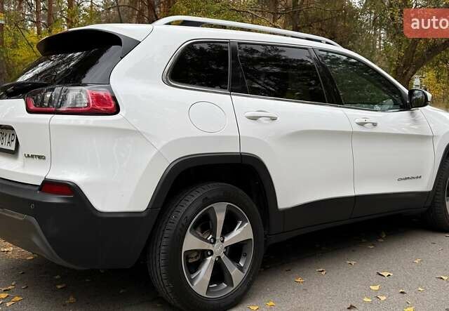 Білий Джип Cherokee, об'ємом двигуна 2.36 л та пробігом 170 тис. км за 18500 $, фото 4 на Automoto.ua
