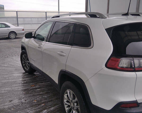 Білий Джип Cherokee, об'ємом двигуна 2.4 л та пробігом 215 тис. км за 15000 $, фото 3 на Automoto.ua