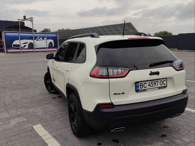 Білий Джип Cherokee, об'ємом двигуна 3.2 л та пробігом 82 тис. км за 21000 $, фото 6 на Automoto.ua