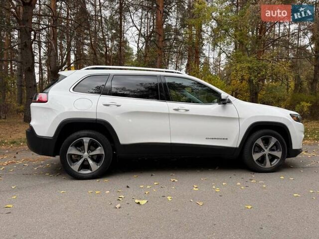 Білий Джип Cherokee, об'ємом двигуна 2.36 л та пробігом 170 тис. км за 18500 $, фото 2 на Automoto.ua