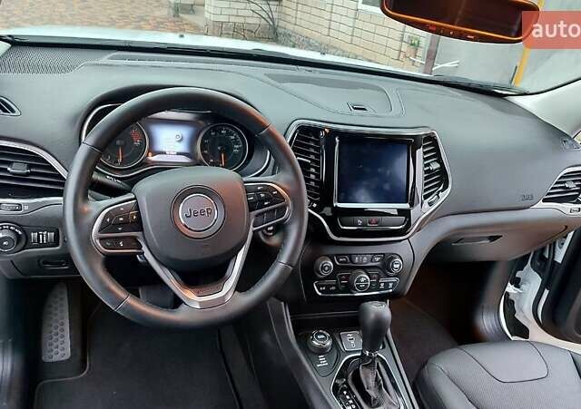 Білий Джип Cherokee, об'ємом двигуна 3.2 л та пробігом 67 тис. км за 18500 $, фото 30 на Automoto.ua