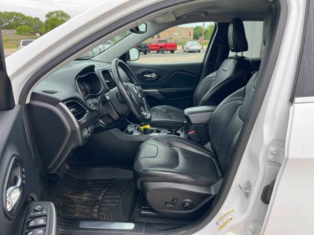 Білий Джип Cherokee, об'ємом двигуна 3.2 л та пробігом 48 тис. км за 14200 $, фото 4 на Automoto.ua