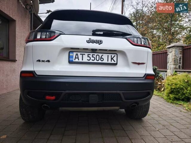 Джип Чероки 2019 в Надворной на Automoto.ua Белый Джип Чероки, объемом двигателя 3.2 л и пробегом 173 тыс. км за 19500 $, фото 19 на Automoto.ua