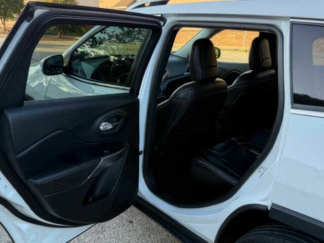 Джип Чероки 2019 в Житомире на Automoto.ua Белый Джип Чероки, объемом двигателя 3.2 л и пробегом 31 тыс. км за 5800 $, фото 12 на Automoto.ua