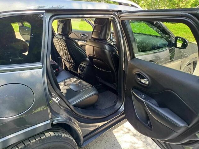 Белый Джип Чероки, объемом двигателя 2.4 л и пробегом 74 тыс. км за 15000 $, фото 8 на Automoto.ua