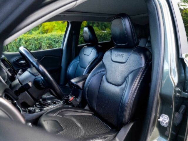 Білий Джип Cherokee, об'ємом двигуна 3.2 л та пробігом 50 тис. км за 8000 $, фото 6 на Automoto.ua