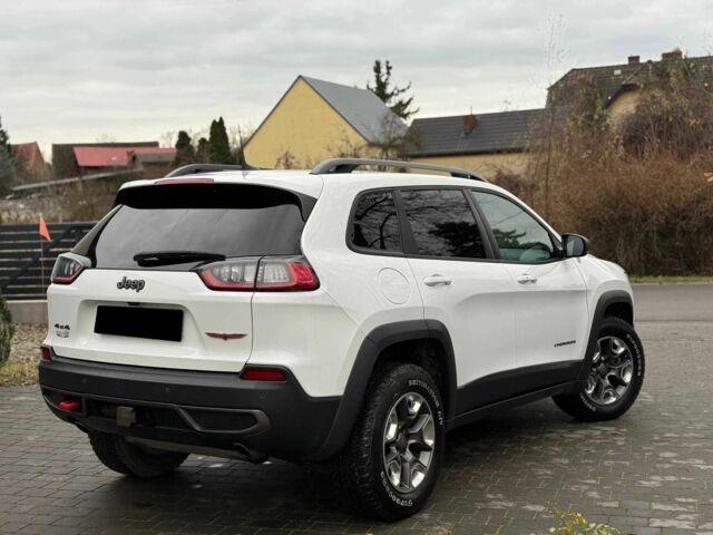 Білий Джип Cherokee, об'ємом двигуна 3.2 л та пробігом 32 тис. км за 14000 $, фото 5 на Automoto.ua