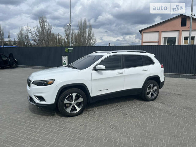 Білий Джип Cherokee, об'ємом двигуна 3.24 л та пробігом 55 тис. км за 23000 $, фото 1 на Automoto.ua