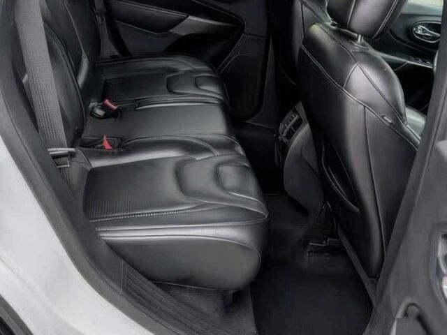 Белый Джип Чероки, объемом двигателя 3.2 л и пробегом 40 тыс. км за 3700 $, фото 9 на Automoto.ua