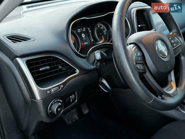 Белый Джип Чероки, объемом двигателя 2.36 л и пробегом 177 тыс. км за 15999 $, фото 17 на Automoto.ua