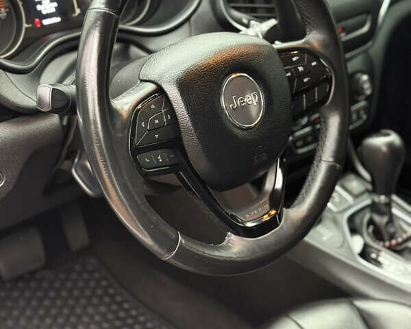 Белый Джип Чероки, объемом двигателя 3.24 л и пробегом 135 тыс. км за 20500 $, фото 9 на Automoto.ua