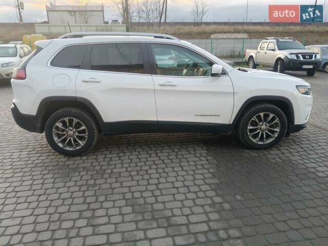 Белый Джип Чероки, объемом двигателя 2.36 л и пробегом 68 тыс. км за 16600 $, фото 5 на Automoto.ua