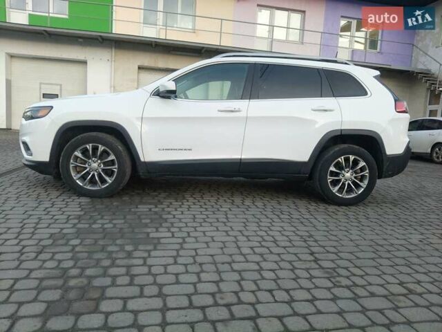 Белый Джип Чероки, объемом двигателя 2.36 л и пробегом 68 тыс. км за 16600 $, фото 1 на Automoto.ua