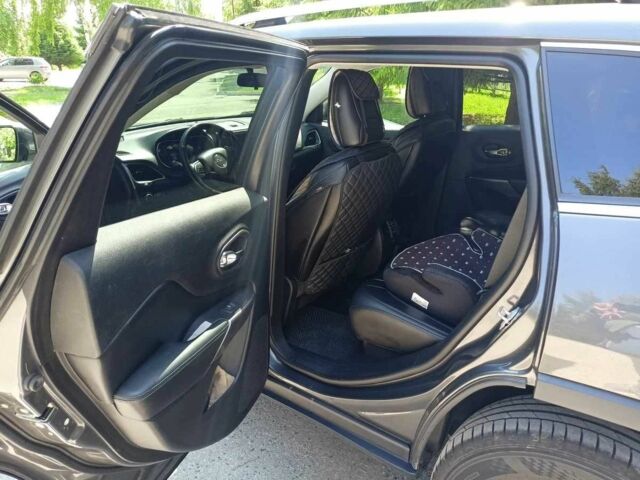 Белый Джип Чероки, объемом двигателя 2.4 л и пробегом 74 тыс. км за 15000 $, фото 9 на Automoto.ua