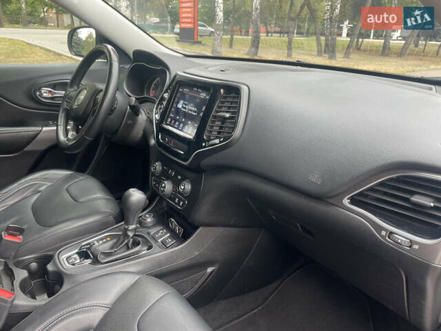 Белый Джип Чероки, объемом двигателя 3.2 л и пробегом 140 тыс. км за 16999 $, фото 9 на Automoto.ua