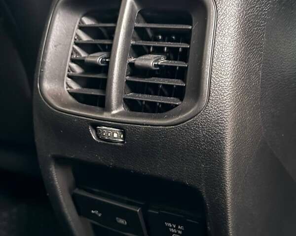 Білий Джип Cherokee, об'ємом двигуна 2.36 л та пробігом 170 тис. км за 18500 $, фото 34 на Automoto.ua