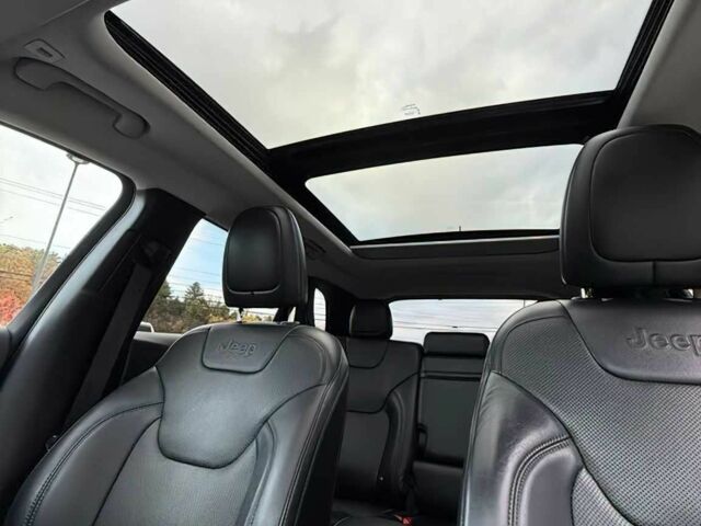 Білий Джип Cherokee, об'ємом двигуна 3.2 л та пробігом 44 тис. км за 15200 $, фото 6 на Automoto.ua