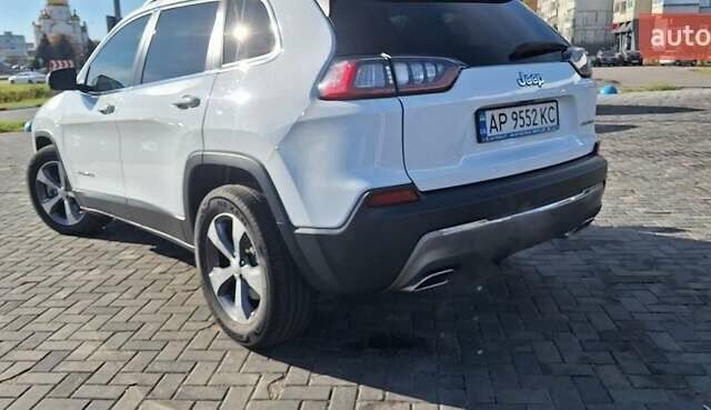 Білий Джип Cherokee, об'ємом двигуна 3.2 л та пробігом 102 тис. км за 19500 $, фото 1 на Automoto.ua