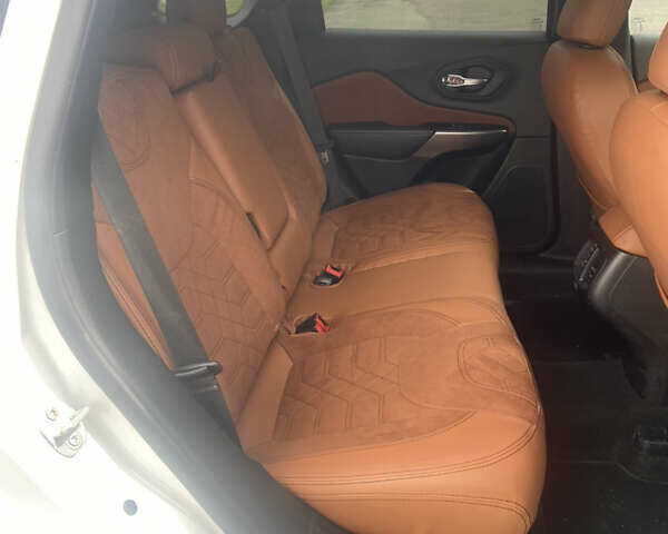 Белый Джип Чероки, объемом двигателя 2.4 л и пробегом 133 тыс. км за 14999 $, фото 27 на Automoto.ua