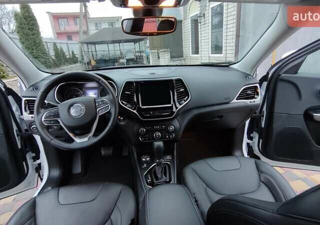 Білий Джип Cherokee, об'ємом двигуна 3.2 л та пробігом 67 тис. км за 18500 $, фото 29 на Automoto.ua