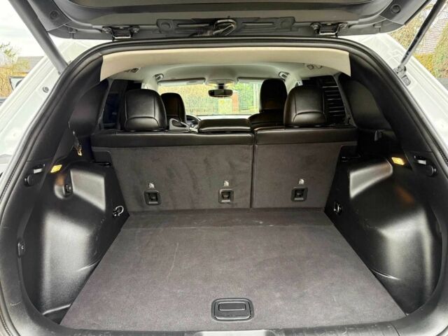 Білий Джип Cherokee, об'ємом двигуна 3.2 л та пробігом 32 тис. км за 14000 $, фото 9 на Automoto.ua