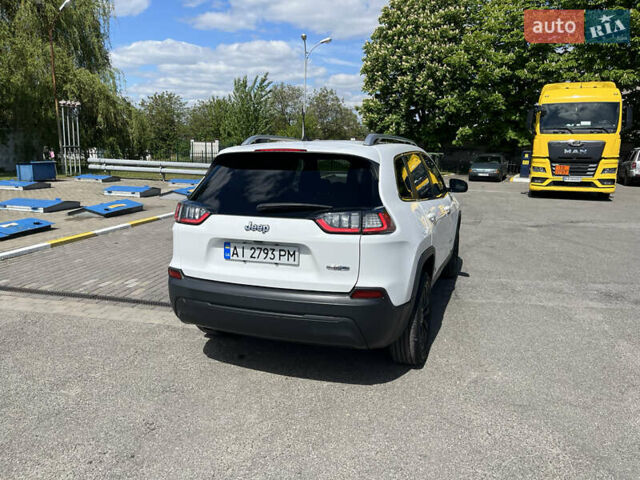 Білий Джип Cherokee, об'ємом двигуна 2.36 л та пробігом 120 тис. км за 15000 $, фото 21 на Automoto.ua