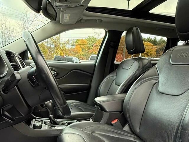 Білий Джип Cherokee, об'ємом двигуна 3.2 л та пробігом 44 тис. км за 15200 $, фото 5 на Automoto.ua