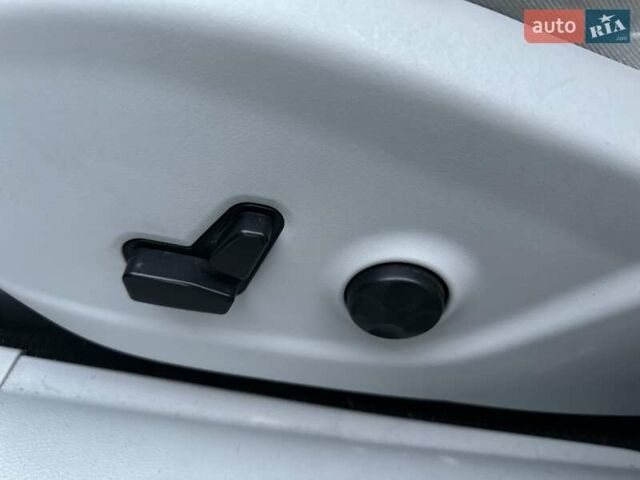 Білий Джип Cherokee, об'ємом двигуна 2.36 л та пробігом 153 тис. км за 15900 $, фото 18 на Automoto.ua